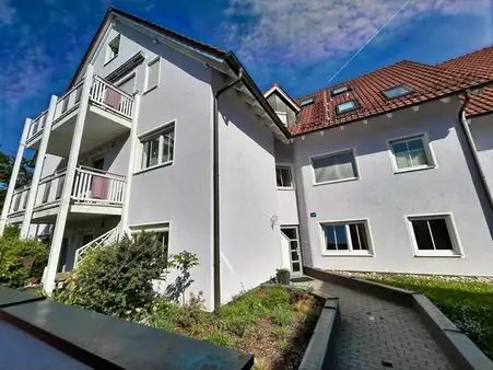 Ruhig wohnen, zentral leben: 2- Zimmer-Wohnung mit Tiefgaragenstellplatz in der Stadt Straubing