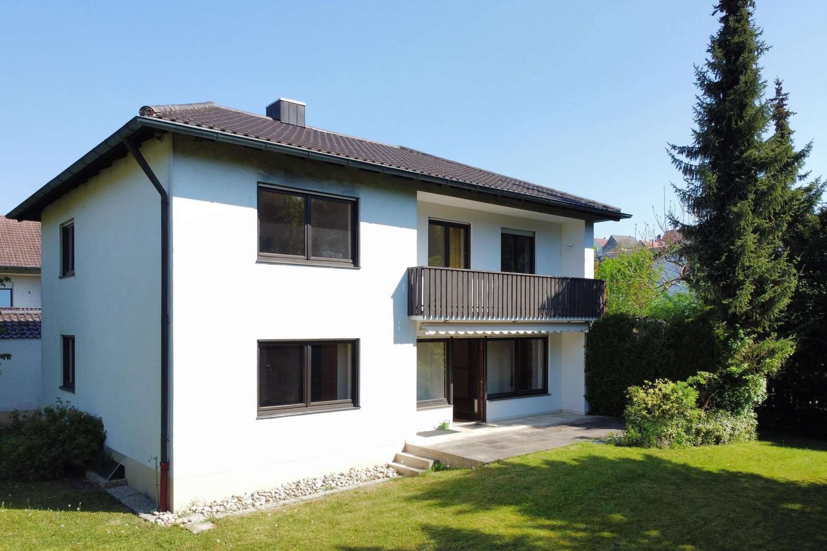 Gartenansicht - Einfamilienhaus in 84130 Dingolfing mit 146m² kaufen