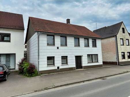 Außenansicht Außenansicht - Einfamilienhaus in 94431 Pilsting mit 135m² kaufen