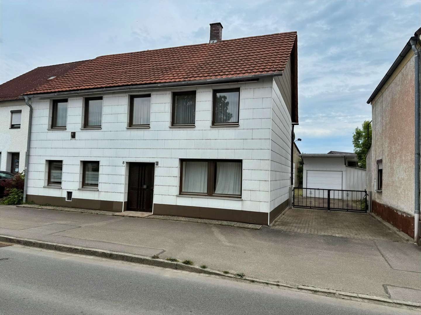 Außenansicht Außenansicht - Einfamilienhaus in 94431 Pilsting mit 135m² kaufen