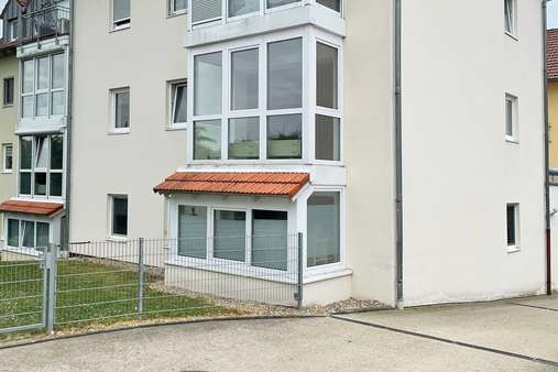 Außen Außen - Erdgeschosswohnung in 94315 Straubing mit 77m² kaufen