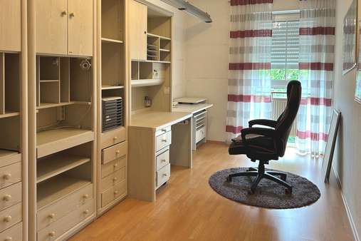 Büro oder Kinderzimmer - Etagenwohnung in 94315 Straubing mit 88m² kaufen