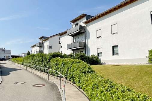 Außenansicht Außenansicht - Etagenwohnung in 94339 Leiblfing mit 59m² kaufen