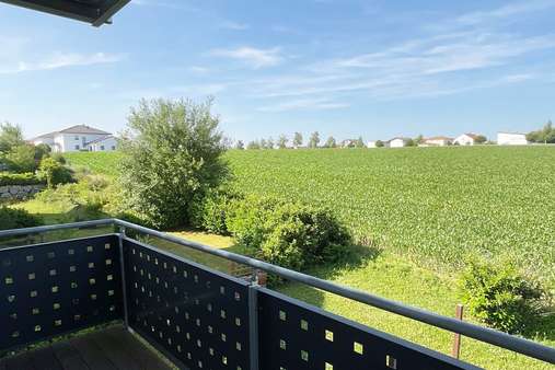 Blick vom Balkon Blick vom Balkon - Etagenwohnung in 94339 Leiblfing mit 59m² kaufen