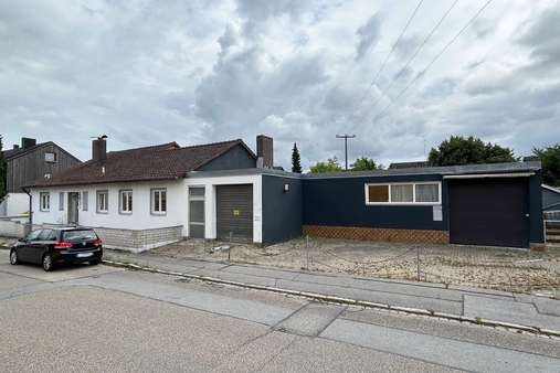 Vorderansicht Vorderansicht - Einfamilienhaus in 94315 Straubing mit 133m² kaufen