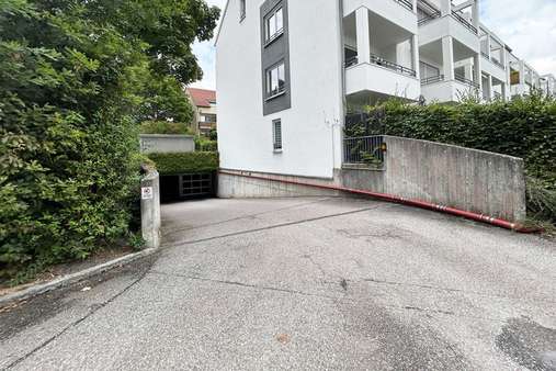 Abfahrt zur Tiefgarage Abfahrt zur Tiefgarage - Etagenwohnung in 94315 Straubing mit 61m² kaufen