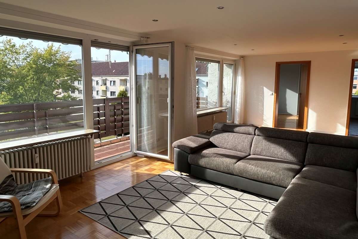Titelbild Titelbild - Etagenwohnung in 94315 Straubing mit 87m² kaufen