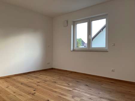Schlafzimmerbeispiel - Erdgeschosswohnung in 94419 Reisbach mit 57m² kaufen