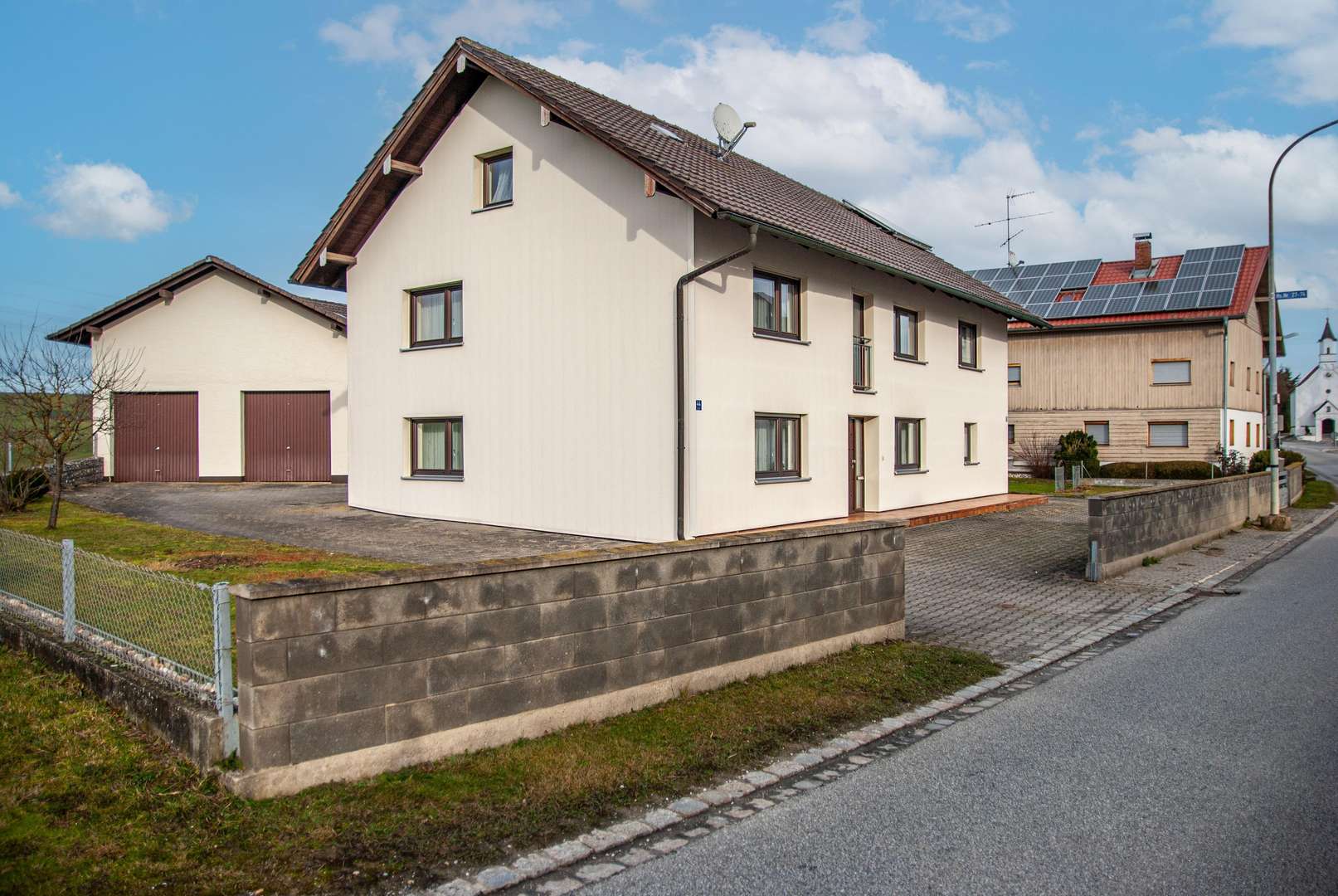 Titelbild - Straßenansicht - Einfamilienhaus in 94428 Eichendorf mit 158m² kaufen