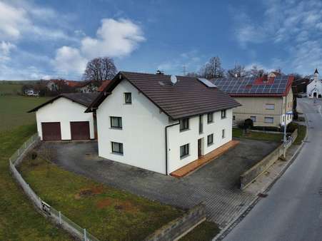 südwestliche Außenansicht - Einfamilienhaus in 94428 Eichendorf mit 158m² kaufen
