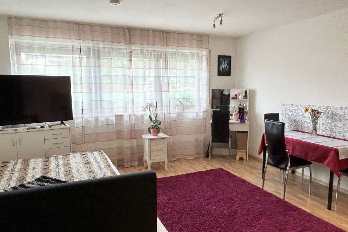 Titelbild - Wohn-/Schlafbereich - Erdgeschosswohnung in 94315 Straubing mit 30m² kaufen