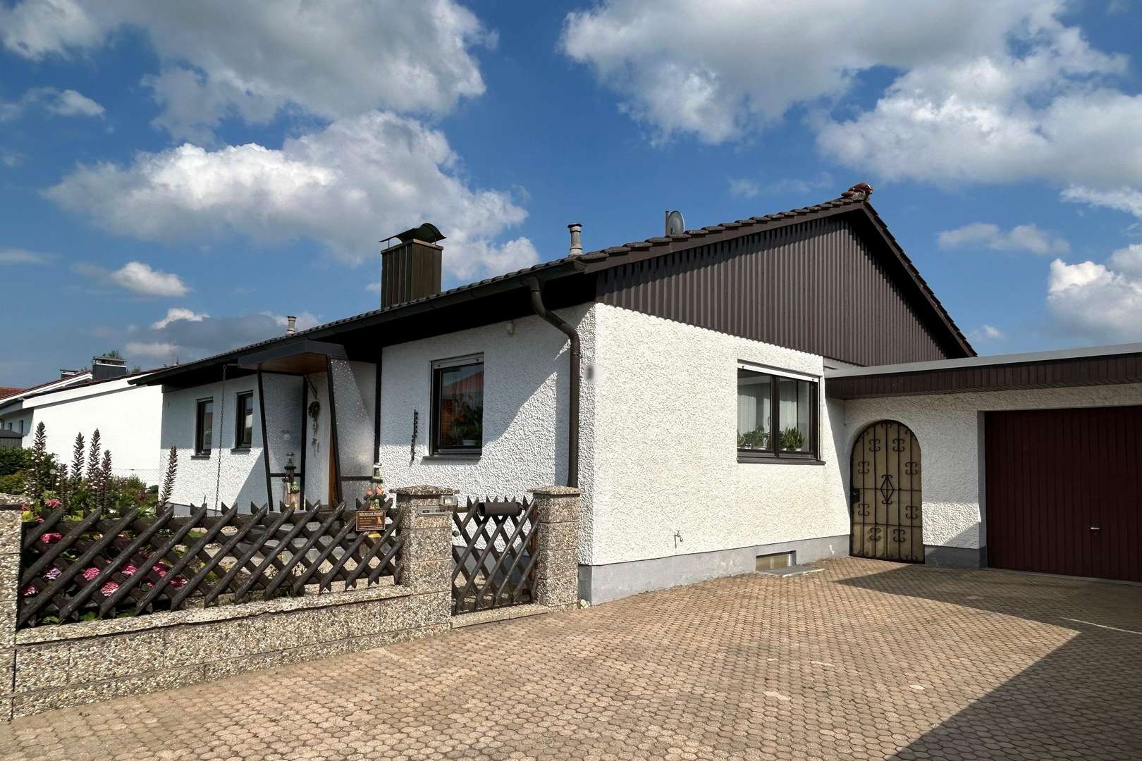 Titelbild - Vorderansicht - Einfamilienhaus in 94351 Feldkirchen mit 130m² kaufen