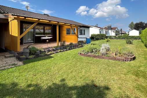 überdachte und geschützte Terrasse - Einfamilienhaus in 94351 Feldkirchen mit 130m² kaufen