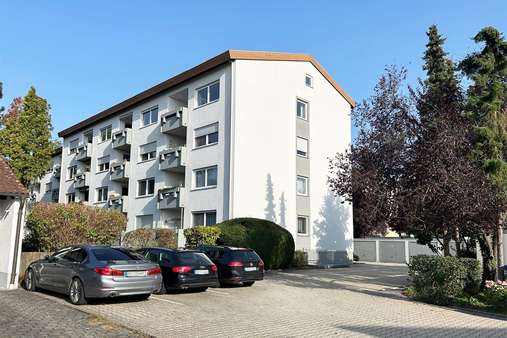 Außenansicht - Etagenwohnung in 94315 Straubing mit 84m² kaufen