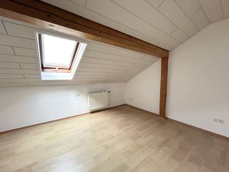 Schlafzimmer Wohnung Dachgeschoss Schlafzimmer Wohnung Dachgeschoss - Mehrfamilienhaus in 93413 Cham mit 281m² kaufen