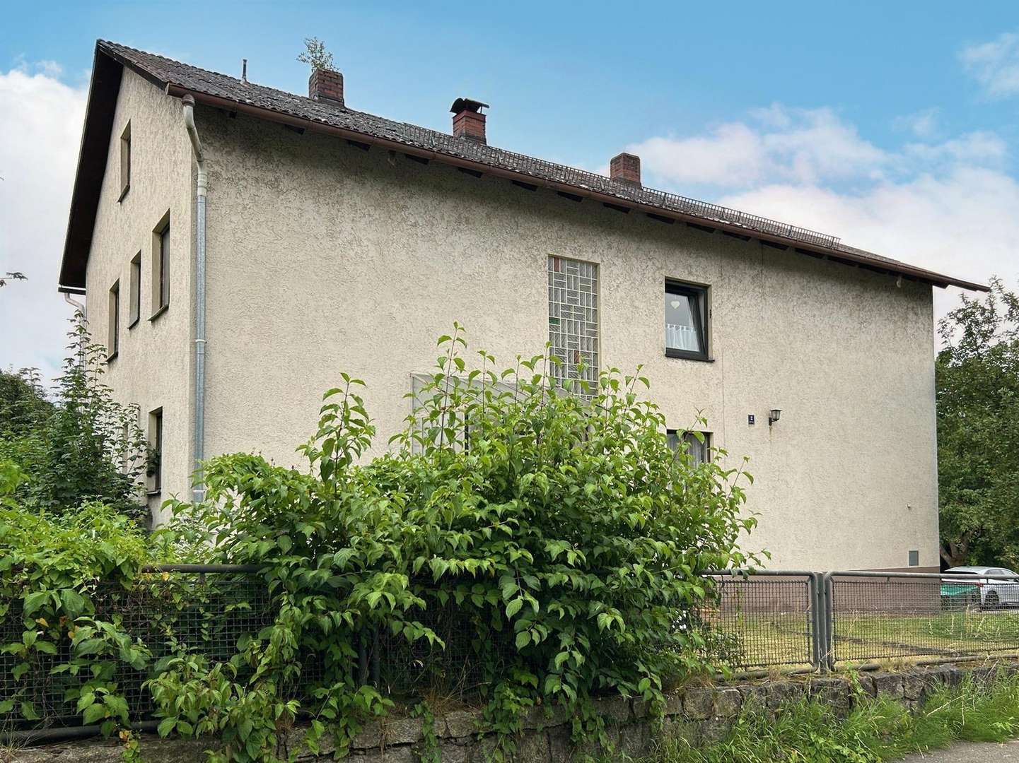 Titelbild Titelbild - Zweifamilienhaus in 93449 Waldmünchen mit 215m² kaufen