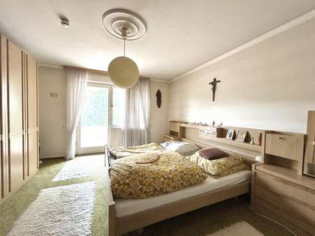 Schlafzimmer Erdgeschoss Schlafzimmer Erdgeschoss - Zweifamilienhaus in 93453 Neukirchen mit 188m² kaufen