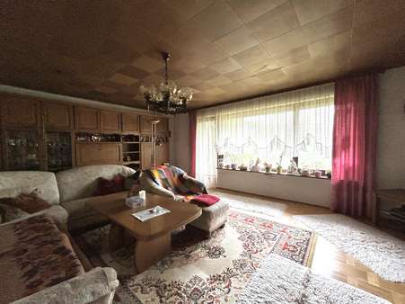 Wohnzimmer Erdgeschoss Wohnzimmer Erdgeschoss - Zweifamilienhaus in 93453 Neukirchen mit 188m² kaufen