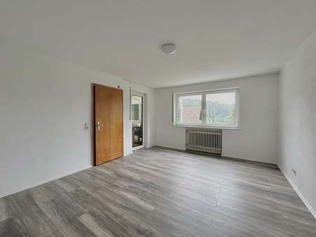 Wohnzimmer Erdgeschoss Wohnzimmer Erdgeschoss - Zweifamilienhaus in 93476 Blaibach mit 319m² kaufen