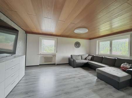 Wohnzimmer Obergeschoss Wohnzimmer Obergeschoss - Zweifamilienhaus in 93476 Blaibach mit 319m² kaufen