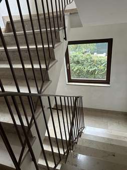 Treppenhaus - Etagenwohnung in 93055 Regensburg mit 35m² kaufen