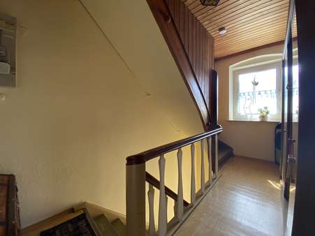 Treppenhaus - Zweifamilienhaus in 93449 Waldmünchen mit 226m² als Kapitalanlage kaufen