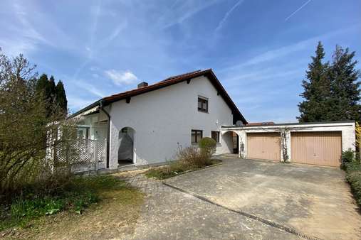 Zufahrt - Einfamilienhaus in 84088 Neufahrn mit 180m² kaufen