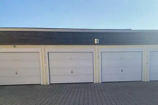 Wunderschöne, helle und barrierefreie 2-Zimmer-Wohnung mit Garten und Garage