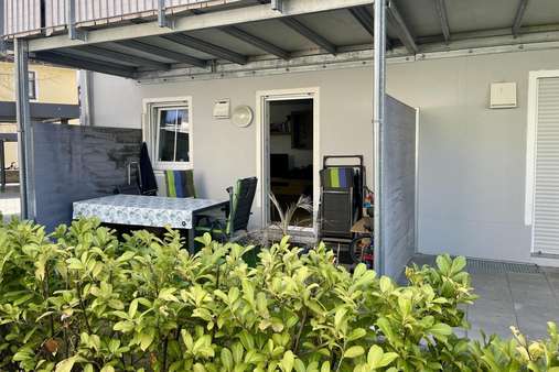 überdachte Terrasse - Erdgeschosswohnung in 84034 Landshut mit 44m² kaufen