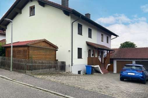 Außenaufnahme - Doppelhaushälfte in 84160 Frontenhausen mit 110m² kaufen