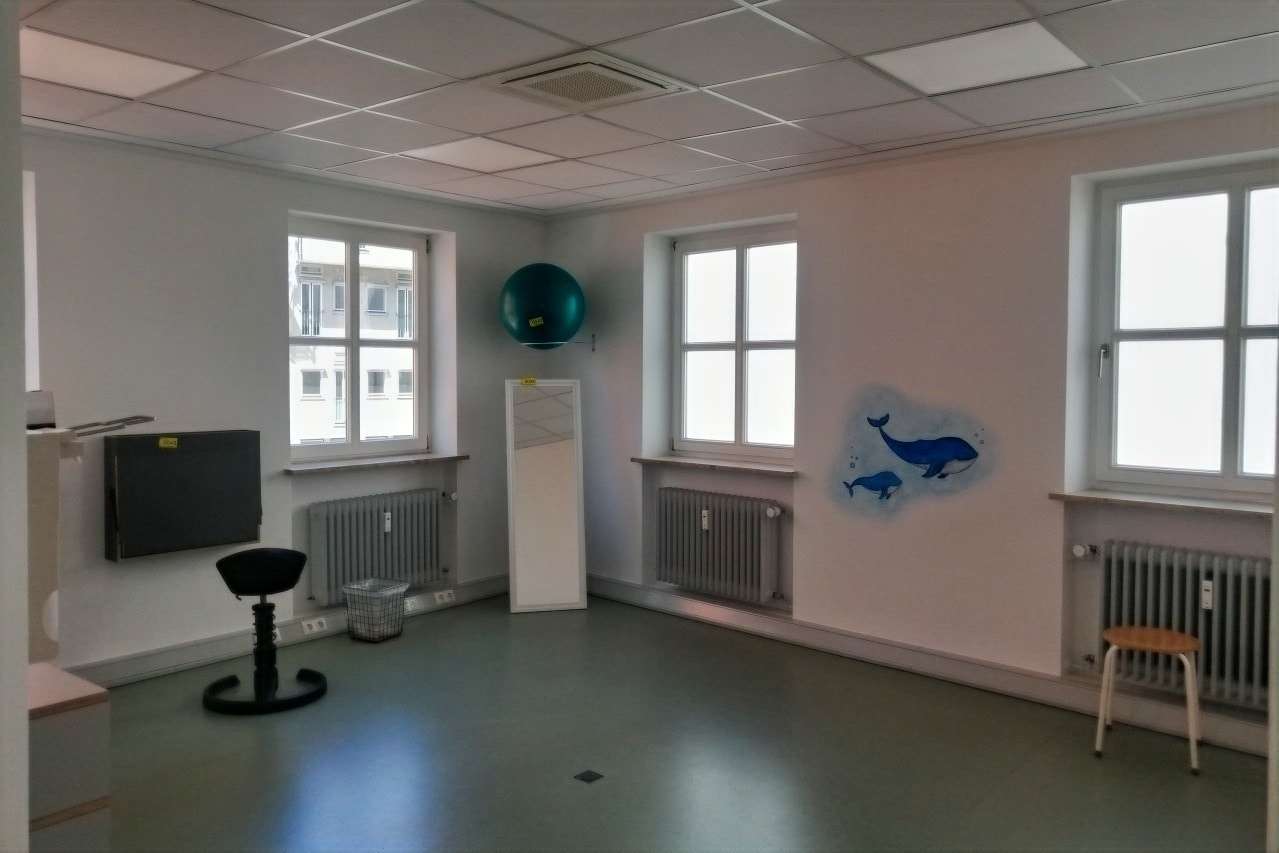 großes Büro oder Behandlungszimmer großes Büro oder Behandlungszimmer - Büro in 84028 Landshut mit 513m² mieten