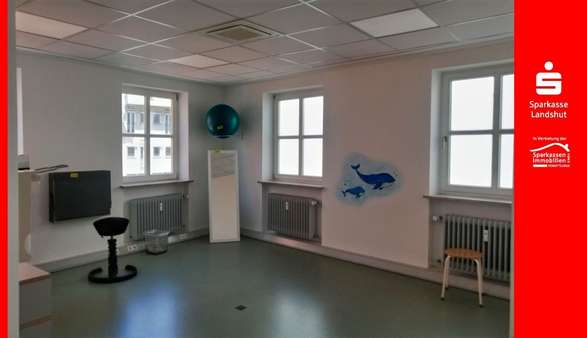 Titelbild roter Rahmen Titelbild roter Rahmen - Büro in 84028 Landshut mit 513m² mieten