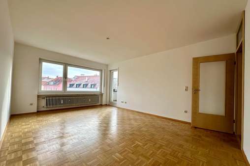 Wohn- und Esszimmer - Etagenwohnung in 84034 Landshut mit 74m² kaufen