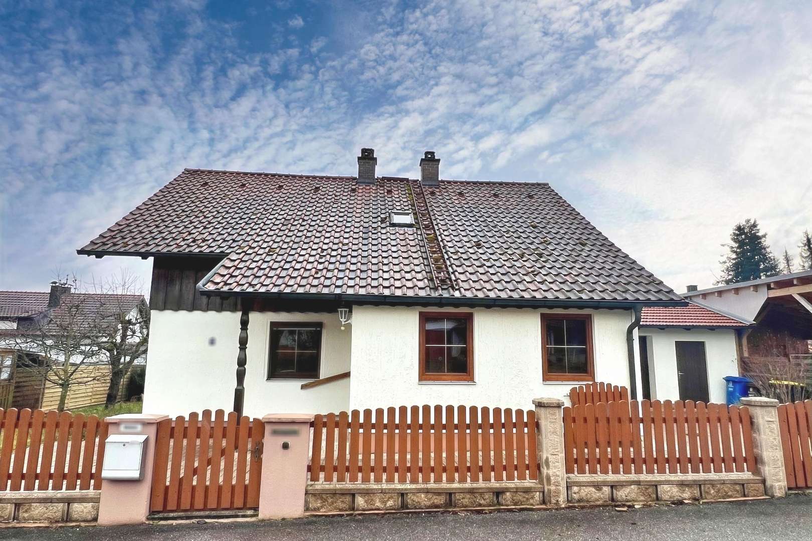 Außen Frontansicht - Einfamilienhaus in 84307 Eggenfelden mit 125m² kaufen