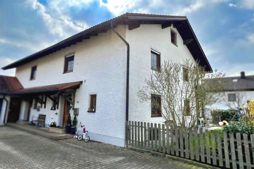 Außen - Nordansicht - Doppelhaushälfte in 84323 Massing mit 139m² kaufen