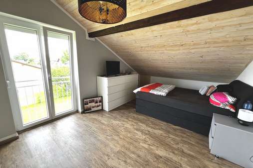 Schlafzimmer Schlafzimmer - Dachgeschosswohnung in 94439 Roßbach mit 47m² kaufen