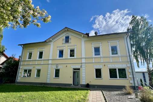 Frontansicht - Dachgeschosswohnung in 84140 Gangkofen mit 72m² kaufen