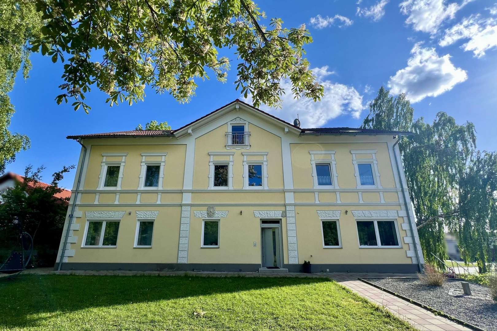 Frontansicht - Dachgeschosswohnung in 84140 Gangkofen mit 72m² kaufen