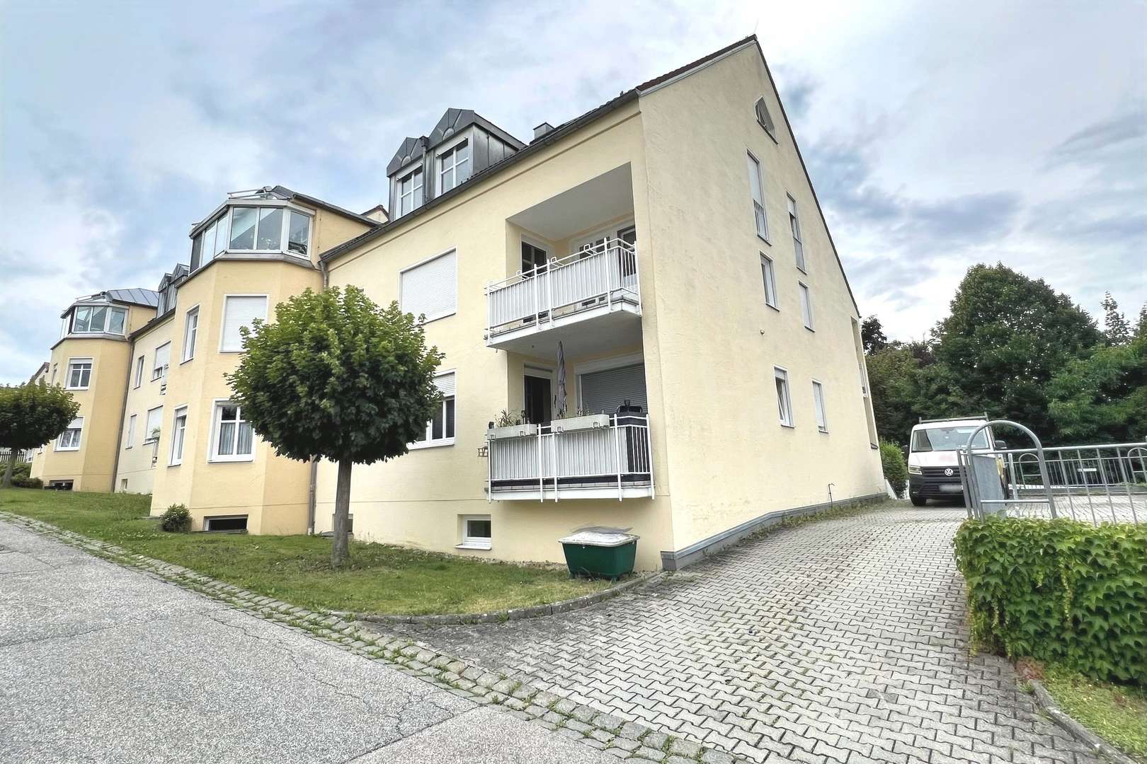 Außen - Ostansicht - Etagenwohnung in 94424 Arnstorf mit 58m² kaufen