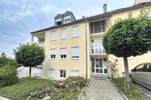 Außen - Westansicht - Etagenwohnung in 94424 Arnstorf mit 58m² kaufen
