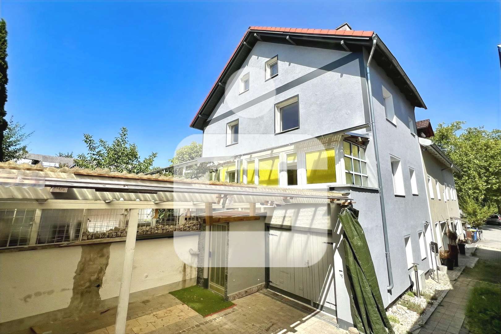 Außenansicht - Reiheneckhaus in 84307 Eggenfelden mit 158m² kaufen