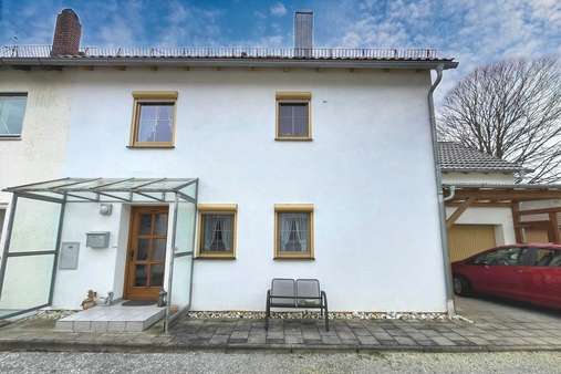 Außenansicht - Doppelhaushälfte in 94424 Arnstorf mit 153m² kaufen