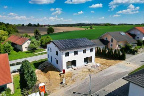 Außenansicht - Doppelhaushälfte in 94424 Arnstorf mit 124m² kaufen