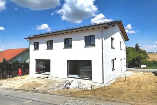 Außenansicht - Doppelhaushälfte in 94424 Arnstorf mit 124m² kaufen