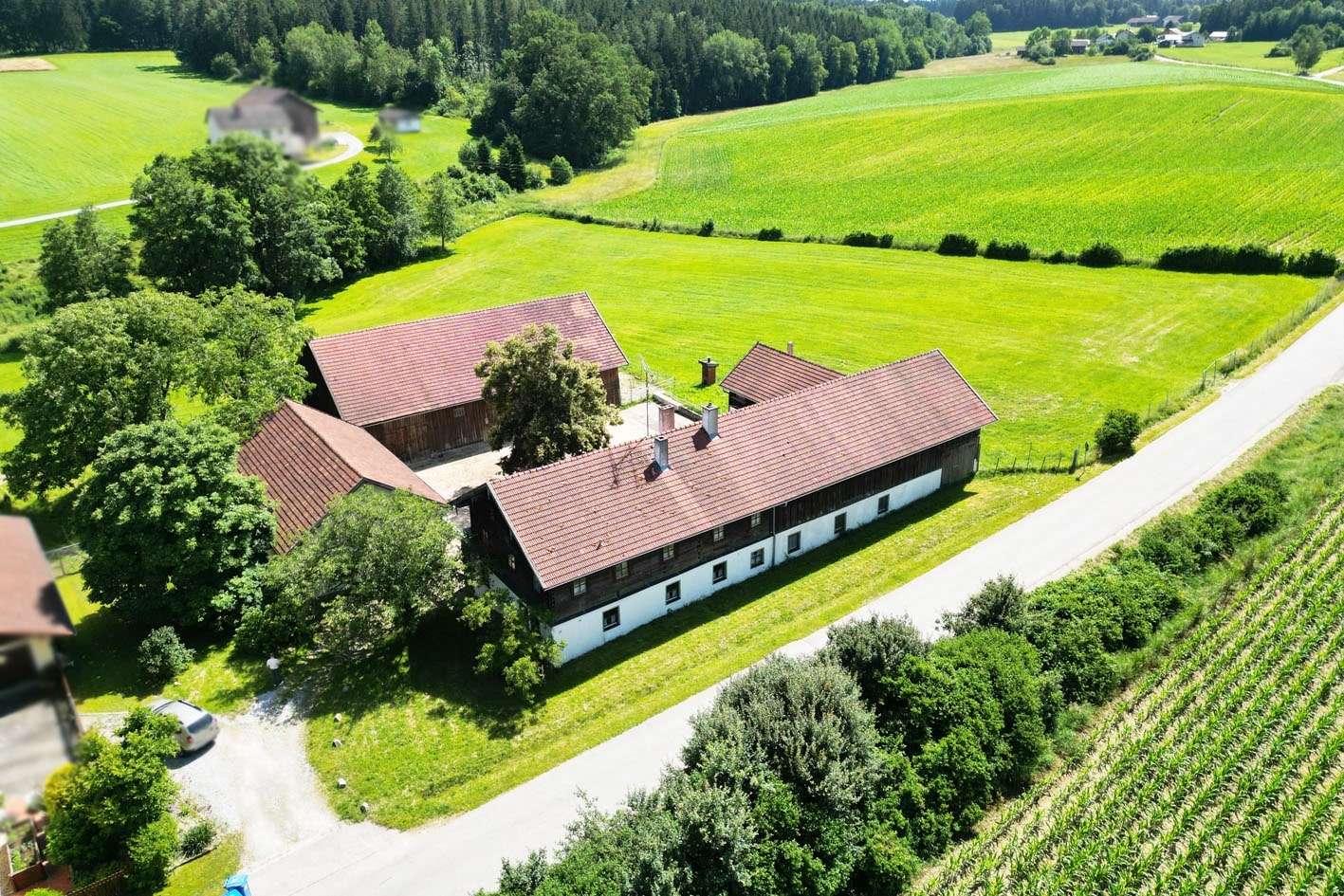 Luftbild - Bauernhaus in 94439 Roßbach mit 275m² kaufen