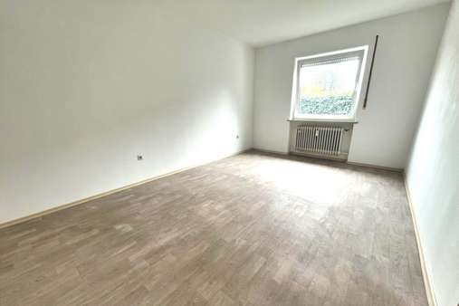 Schlafzimmer - Etagenwohnung in 84524 Neuötting mit 55m² kaufen