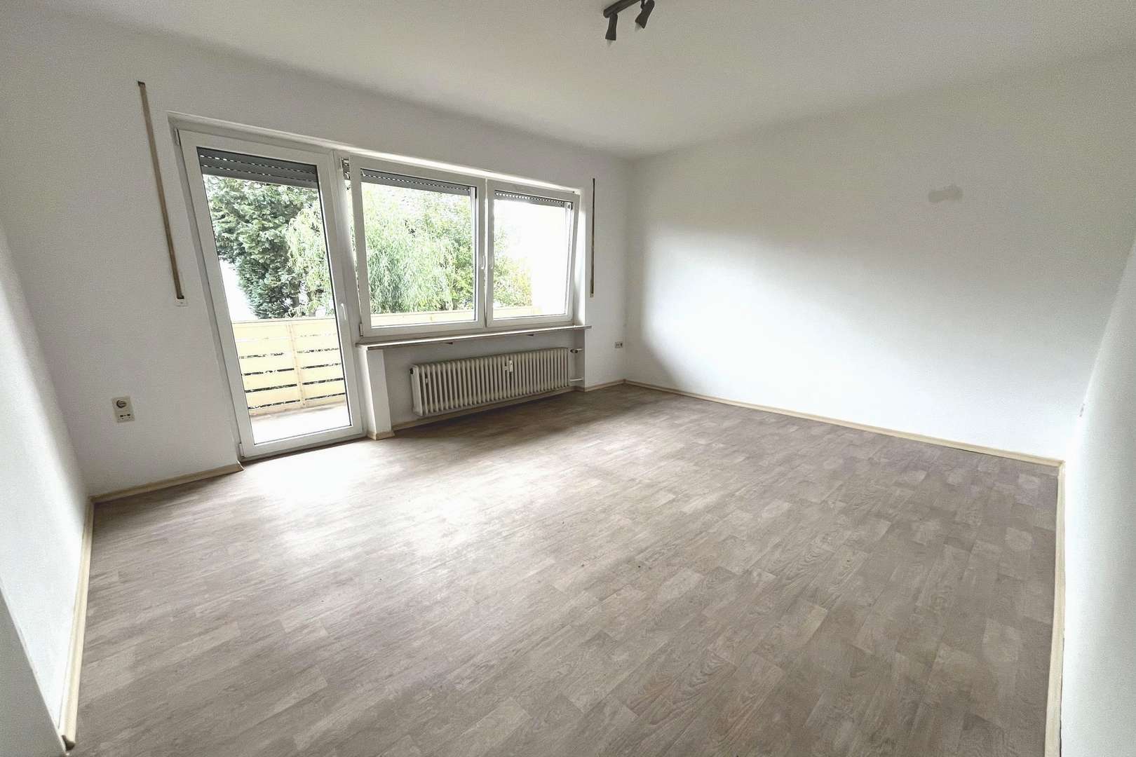 Wohnzimmer - Etagenwohnung in 84524 Neuötting mit 55m² kaufen