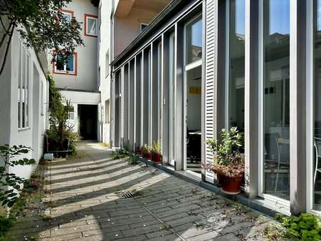Durchgang Gewerbe Durchgang Gewerbe - Mehrfamilienhaus in 93059 Regensburg mit 195m² kaufen