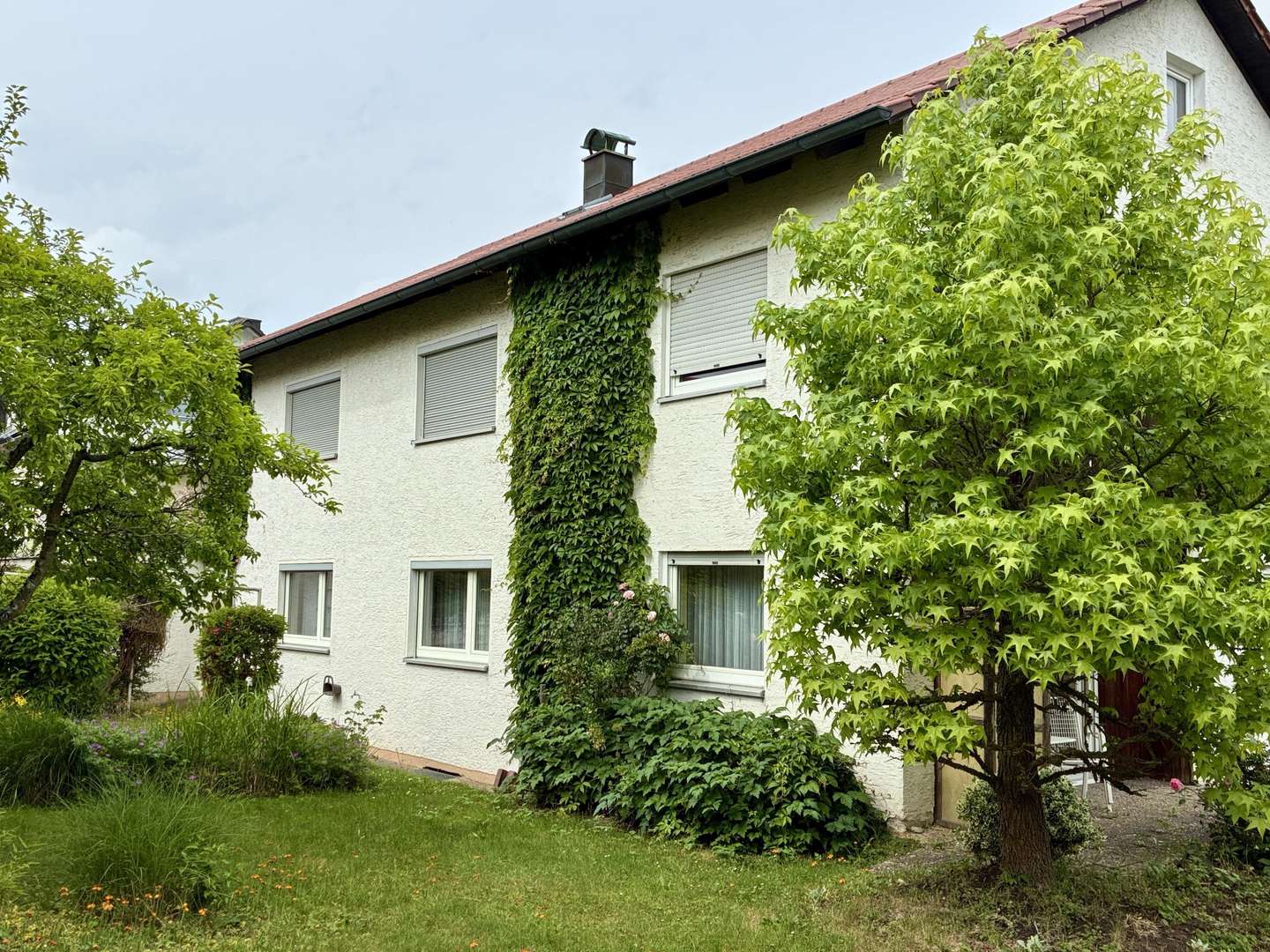 Ansicht von Südwesten - Zweifamilienhaus in 93083 Obertraubling mit 190m² kaufen