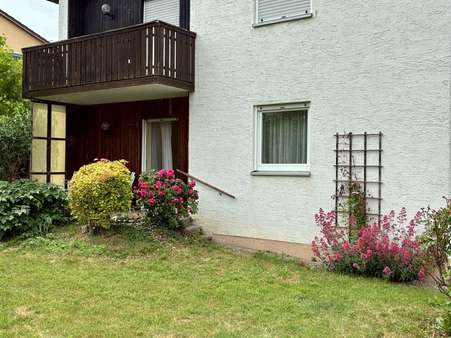Blick zur Terrasse - Zweifamilienhaus in 93083 Obertraubling mit 190m² kaufen